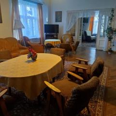 Retro Apartment 120 m2