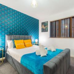 2 Bed Apt Next to O2 Academy, close walk to New Street Station & Bullring - With Parking - FREE NETFLIX - With 50 Inch Smart TV, FREE NETFLIX & WIFI - Birmingham City Centre, By 02 Academy, Cube & Mailbox