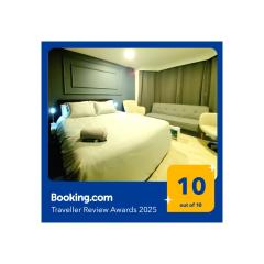 Executive Suites Minutes From the Airport