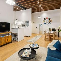 Central 1BR Loft, Steps to RAC Arena, City Centre