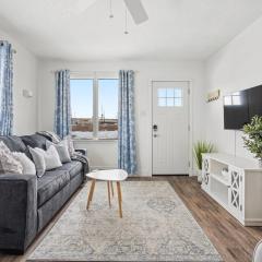 Blue Raptor Family-Friendly 3BR Private Yard