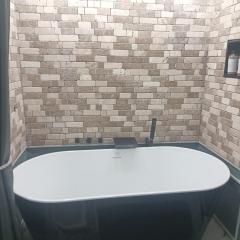 best one bed room close to parks and amenities