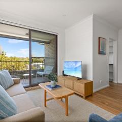 Bright 3-Bed Apartment Near Coogee Beach