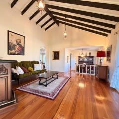 Luxury 3BR Home ,Office,Garden,Minutes to Beach