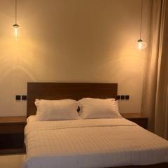 شقة مخدومة خاصة