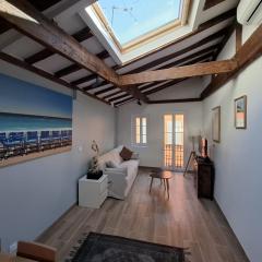 Charmant studio rénové – Place de la République