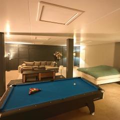 Studio with Pool Table and Optional Sauna & Hot Tub