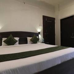 Suman Lodging near Mahalaxmi Temple, Kolhapur