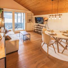 Surfers Lodge near Interlaken, at lake with pool