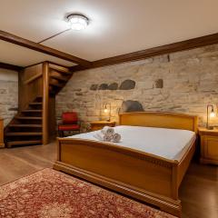 Old Town 60m2 Suite on 2 floors next to Town Hall