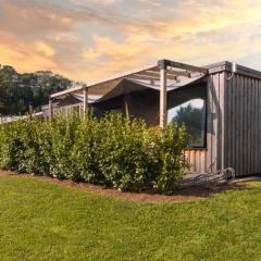 The Birdbox - Unique Hot Tub Cabin in Millport
