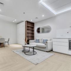 Luxury 1BR with Balcony in Dubai Marina