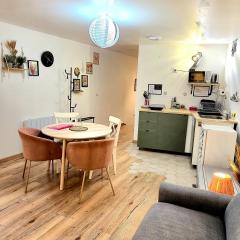 Maison de ville Chaleureuse au cœur de Chartres Netflix, garage vélos