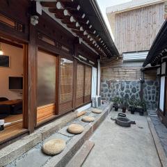 Dadok Hanok Comfort and Calm in the Heart of Seoul