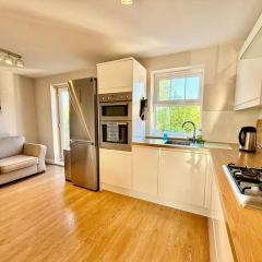 Holthart Town-House, Great for Groups, Families, Pets & Contractors