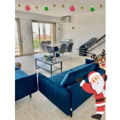 Central -300m Palais- Seaview-A/C-WIFI-spacieux