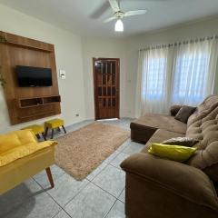 Casa completa, ar e vaga, perto parque Ecológico