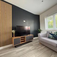 Stylish 3-Bed Executive Home Chislehurst, BR7