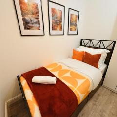 R3 - Newly Renovated Private Room with kitchenette near QE Hospital