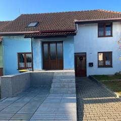Apartment with garage and garden
