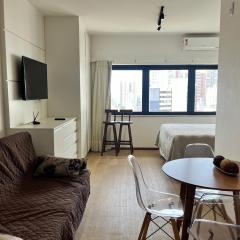 Estúdio na Barra a 600 m da Praia BSF0806