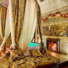 Suite Impero - Affreschi 600 - Idromassaggio - Centrale ad un passo da tutto