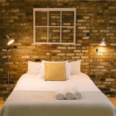 Stylish Studio Flat in Fullwoods Mews, London