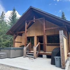 Explorer Creekside Cabin - Private Hot Tub
