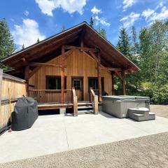 Mountaineer Creekside Cabin - Private Hot Tub