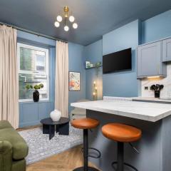 Modern 1-Bed Retreat by Stirling Train Station