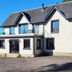 3 Bed House - Sea Views Balcony Parking Pets