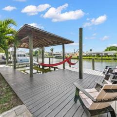 Manatee Cove Waterfront Home w Dock Pool