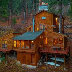 Cozy Donner Lake Cabin w Kayaks Forest Views Fireplace Quick Ski Resort Access Timberline Refuge by AvantStay