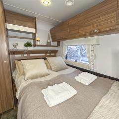 Unique Caravan Stay with Private sauna, parking & wifi