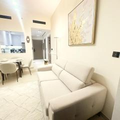 Stylish JVC Apt with Pool & Gym