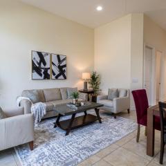 Luxury Townhouse Minutes from Beach and Downtown