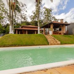 Casa de Campo com Piscina, Churrasqueira e Hidro