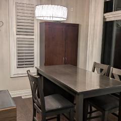 Bright room with private bathroom and fast Wi-fi