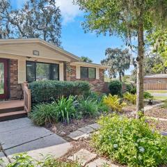 Shady Oaks - Breezy retreat w patio & beach access