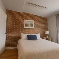 Downtown 1BD APT, Walk to Stadiums, Free Parking