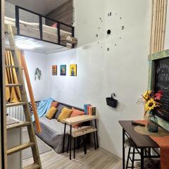 Loft bed central studio