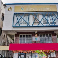 Collection O Royce Studios Near Pune Airport