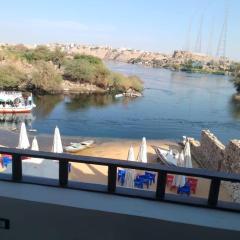 Aki Nira Guest House