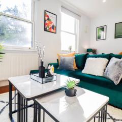 Deluxe Battersea 2-Bed 2 Minutes From Station