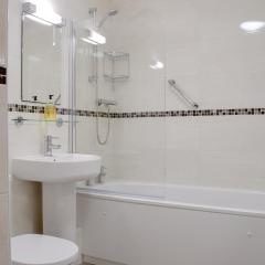 James' Retreat Was12 Elm Court