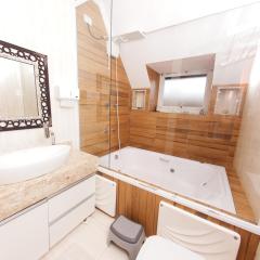 Castelinho Solemar - Suíte Premium com Banheira Privativa e Ar