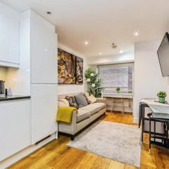 New 1 Bed Apartment 12 mins to Central London and Gatwick Airport