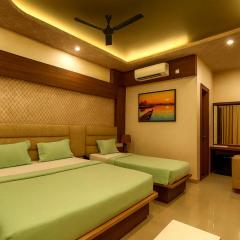 Rooftop Sea View the KP Palace Near Jaganath temple - Restaurant # Lift and Free Parking Facilities # Fully Air Conditioning Hotel - Luxuary Hotel Prime Location