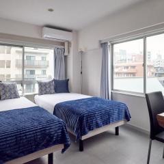 Tokyo Tower Roppongi walk 4 bed, Direct bus to Shibuya