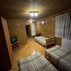 Cottage біля річки